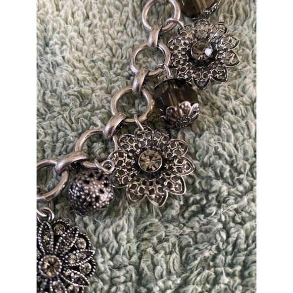 Flowers Balls & Lanterns Necklace. Gorgeous - Picture 9 of 10